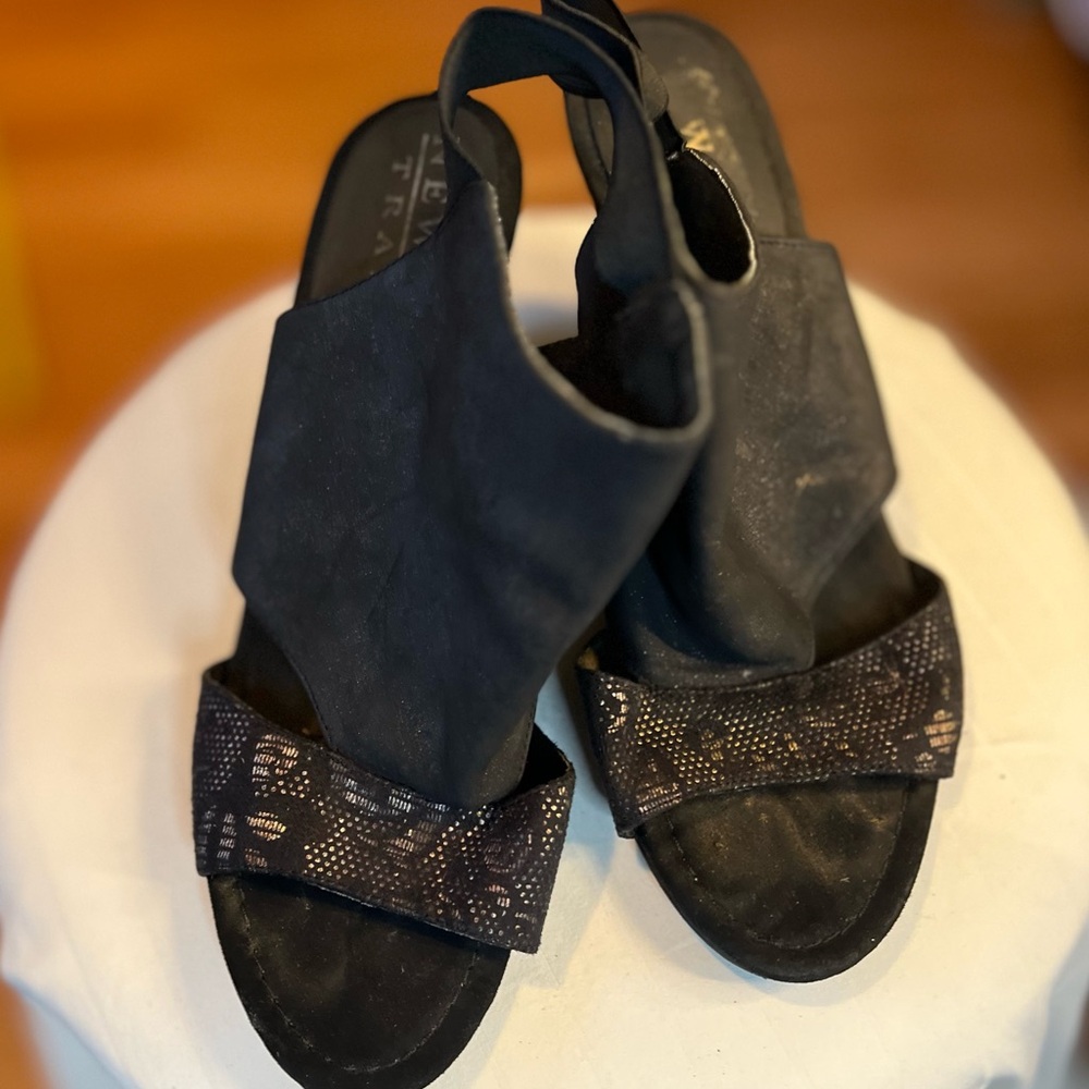 New York Transit Black and Gold Sandals